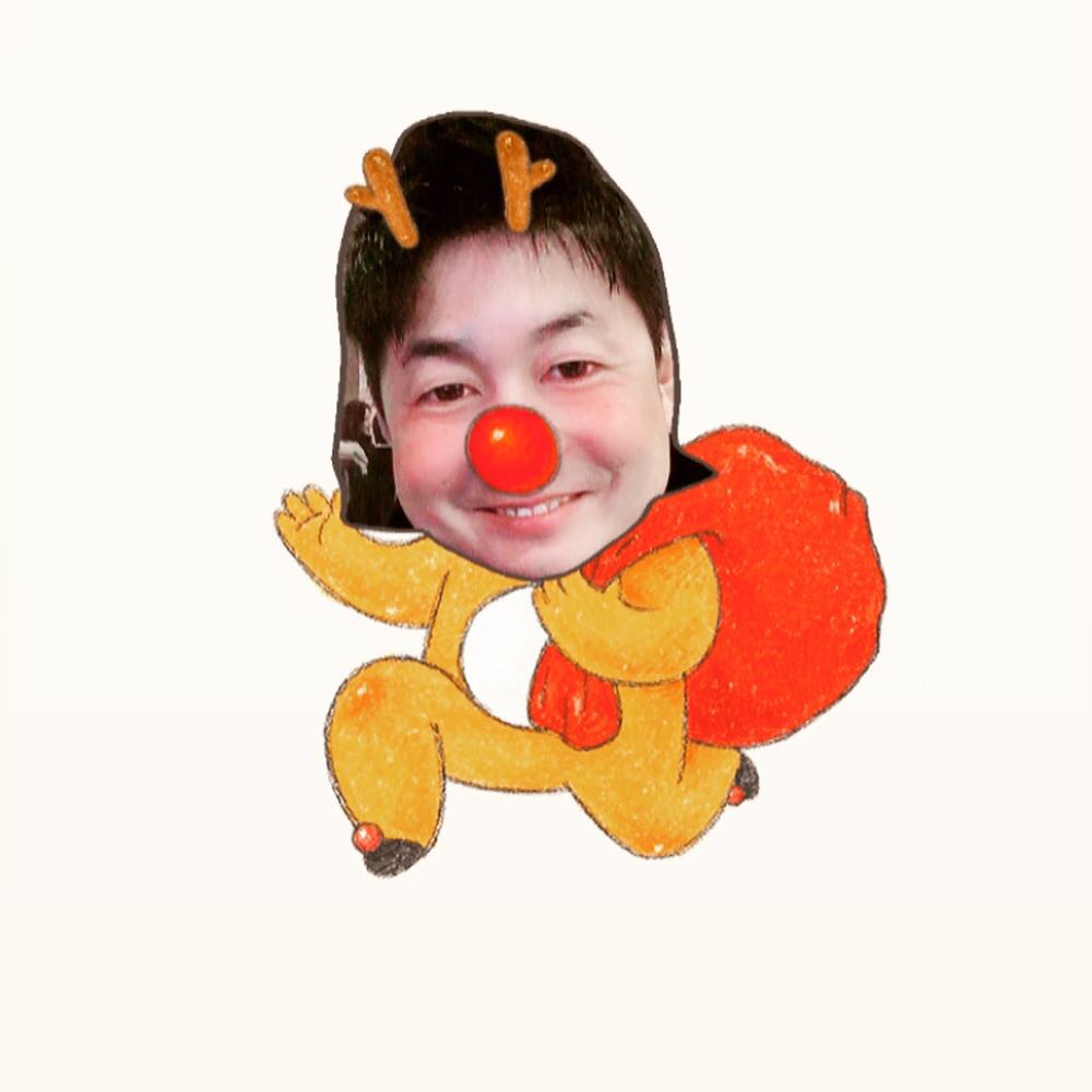 우연히 비전 : 왼쪽에는 치밀하게 전략을 짜는 제작사 민실장의 모습과 오른쪽에는 탄탄한 기초체력을 바탕으로 시상식에서 성공을 거둔 배우의 모습이 대비된 콘텐츠 제작사 우연히의 브랜드 이미지